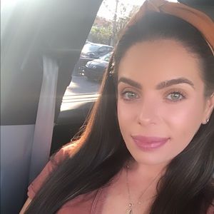 Meet your Posher, Aracelis